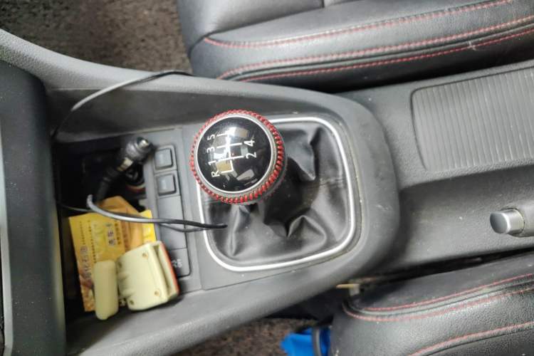 Used Volkswagen Golf 2012 1.6 Manual Comfort Edition Gear Lever