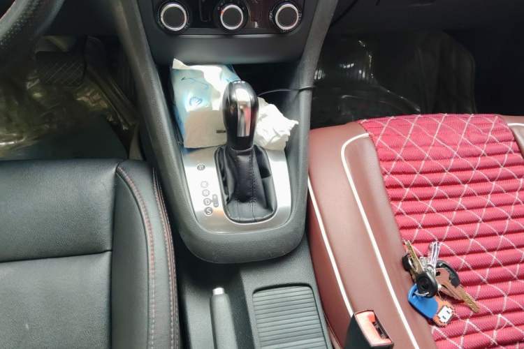 Used Volkswagen Golf 2012 1.4 TSI Automatic Comfort Edition Gear Lever