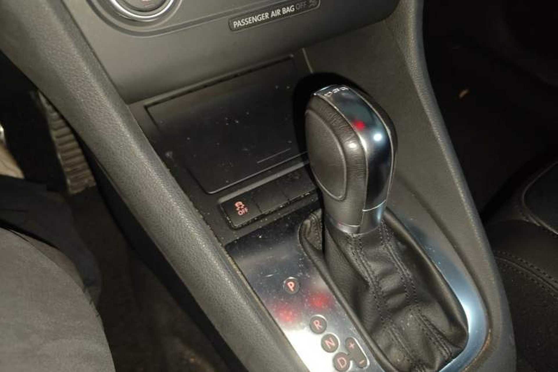 Used Volkswagen Golf 2012 1.4TSI Comfort Convertible Edition Gear Lever