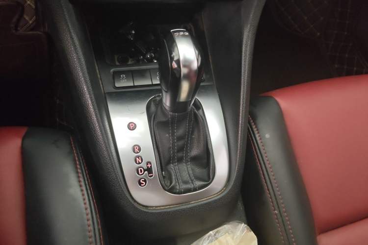 Used Volkswagen Golf 2012 1.4 TSI BlueMotion Edition Gear Lever
