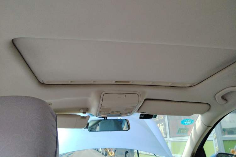 Used Volkswagen Golf 2012 1.6L Automatic Comfort Model Headliner