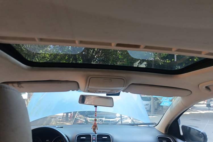 Used Volkswagen Golf 2012 1.6 Manual Comfort Edition Headliner