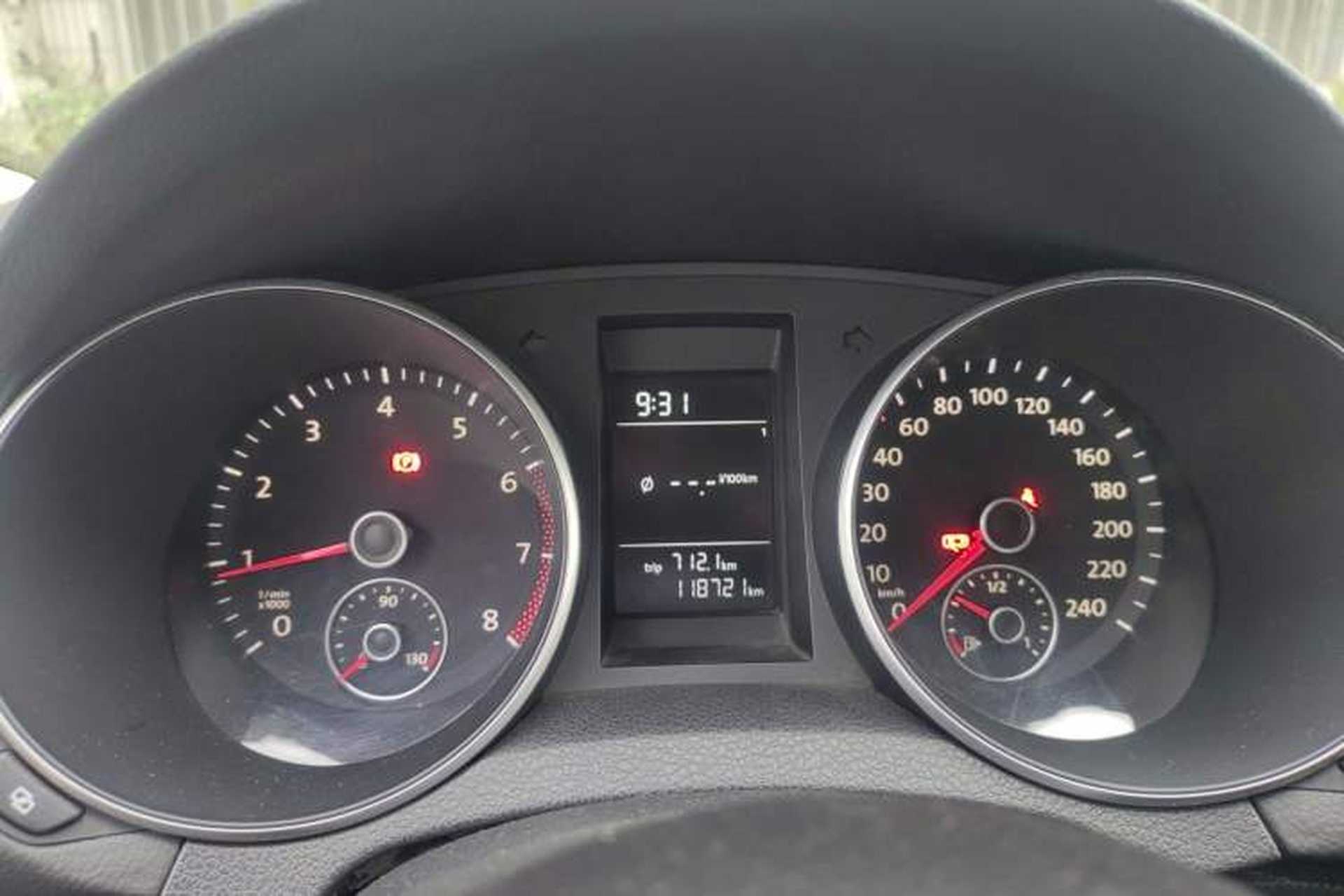 Used Volkswagen Golf 2012 1.6 Manual Comfort Edition Instrument Cluster