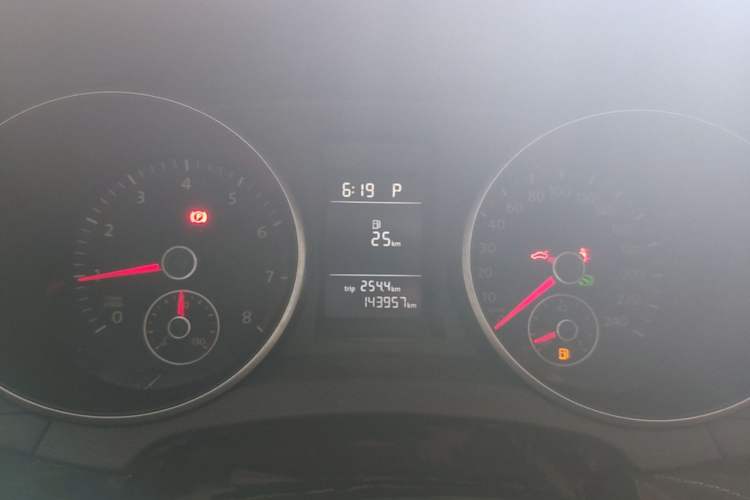 Used Volkswagen Golf 2012 1.4 TSI Automatic Comfort Edition Instrument Cluster