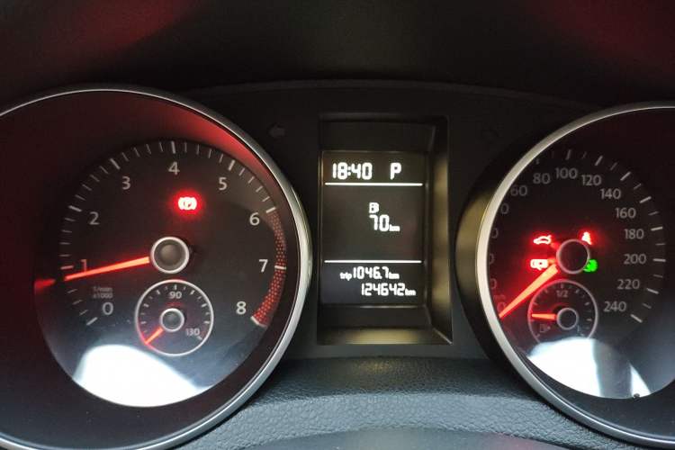 Used Volkswagen Golf 2012 1.6L Automatic Fashion Model Instrument Cluster