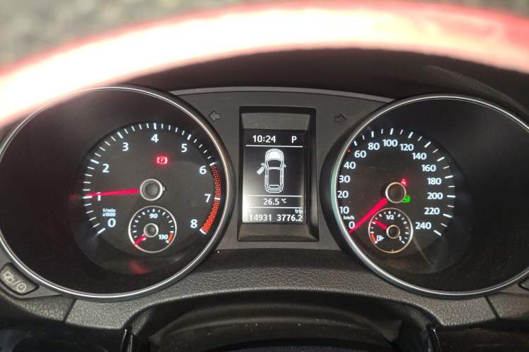 Used Volkswagen Golf 2012 1.4TSI Luxury Convertible Edition Instrument Cluster