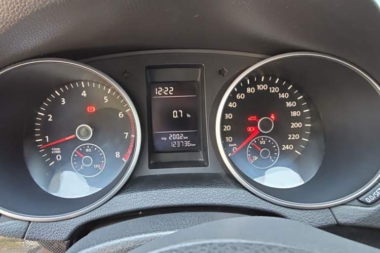 Used Volkswagen Golf 2012 1.4 TSI Manual Comfort Edition Instrument Cluster