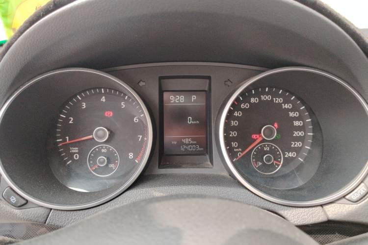 Used Volkswagen Golf 2012 1.6L Automatic Comfort Model Instrument Cluster
