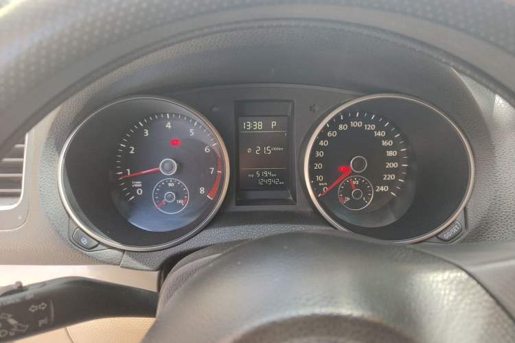 Used Volkswagen Golf 2012 1.6L Automatic Fashion Model Instrument Cluster