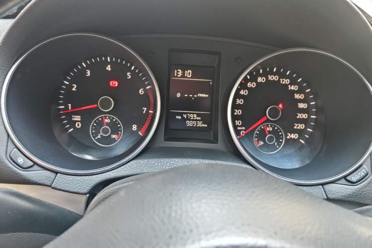 Used Volkswagen Golf 2012 1.6 Manual Fashion Edition Instrument Cluster