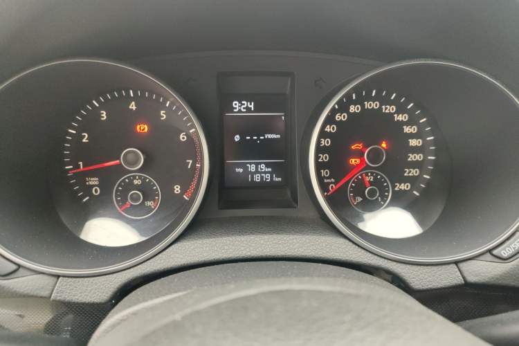 Used Volkswagen Golf 2012 1.6 Manual Comfort Edition Instrument Cluster