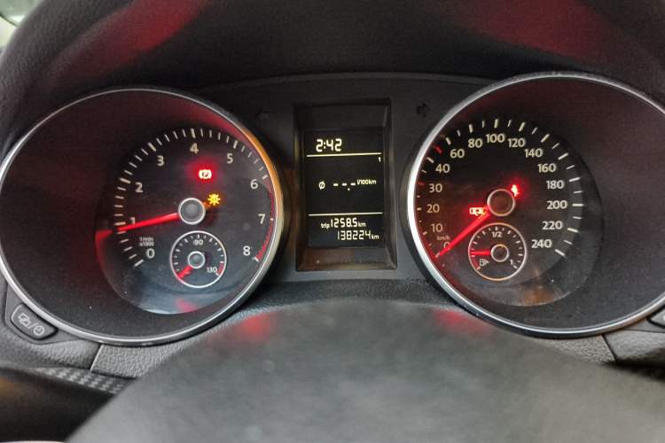 Used Volkswagen Golf 2012 1.6 Manual Comfort Edition Instrument Cluster