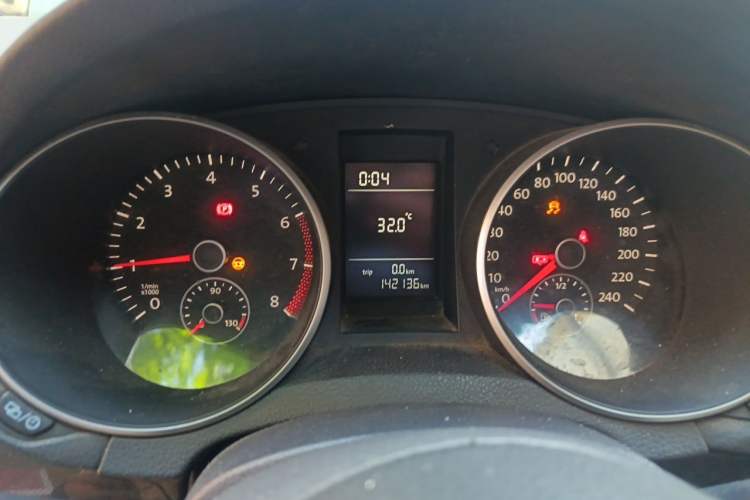 Used Volkswagen Golf 2012 1.6 Manual Comfort Edition Instrument Cluster