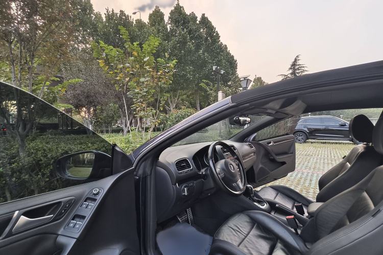 Used Volkswagen Golf 2012 1.4TSI Luxury Convertible Edition Interior 2