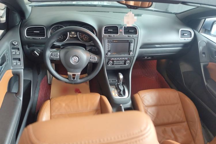 Used Volkswagen Golf 2012 1.4TSI Luxury Convertible Edition Interior 3