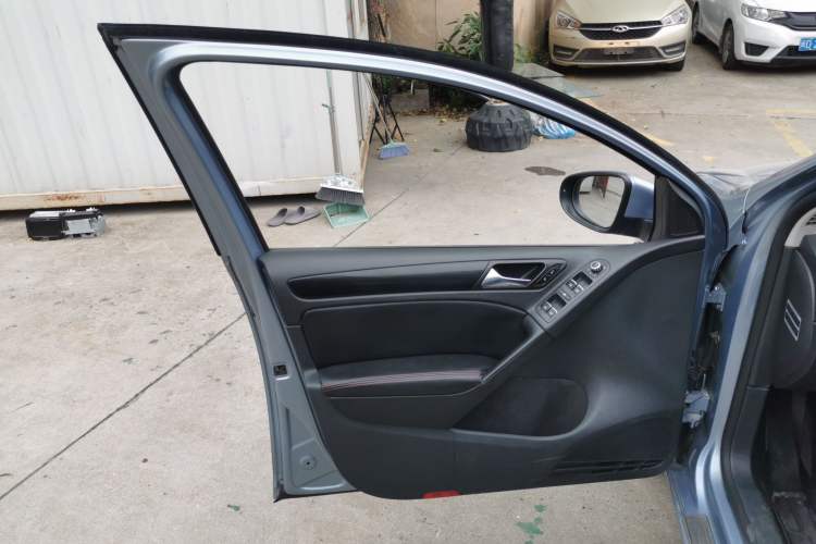 Used Volkswagen Golf 2012 1.4 TSI Automatic Comfort Edition Interior 4