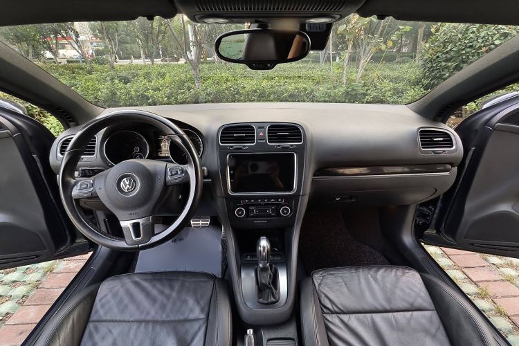 Used Volkswagen Golf 2012 1.4TSI Luxury Convertible Edition Interior 7