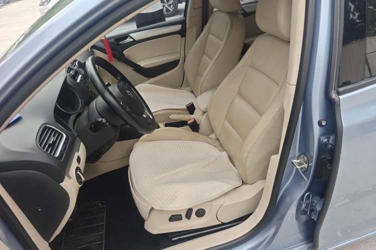 Used Volkswagen Golf 2012 1.4TSI Automatic Luxury Edition Left Front Seat