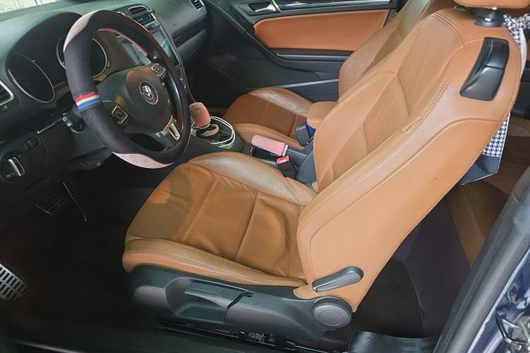 Used Volkswagen Golf 2012 1.4TSI Luxury Convertible Edition Left Front Seat