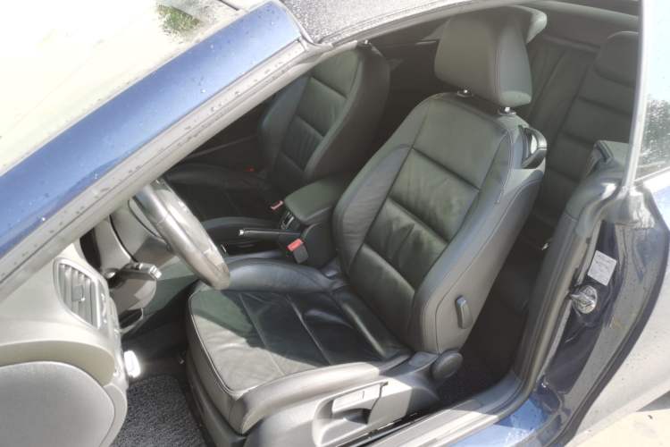 Used Volkswagen Golf 2012 1.4TSI Luxury Convertible Edition Left Front Seat