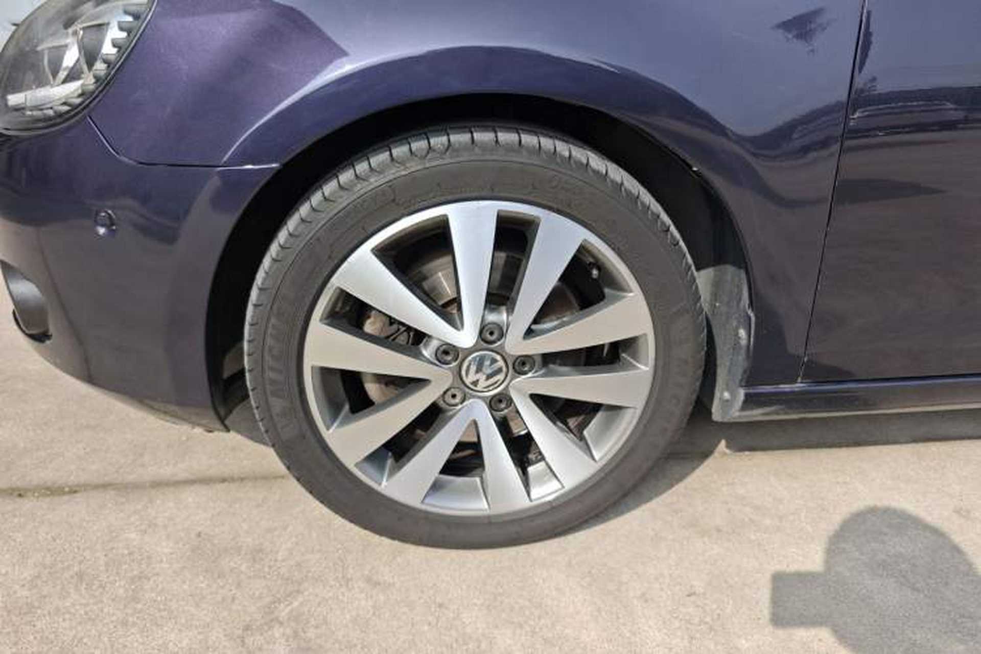 Used Volkswagen Golf 2012 1.4TSI Luxury Convertible Edition Left Front Wheel Hub