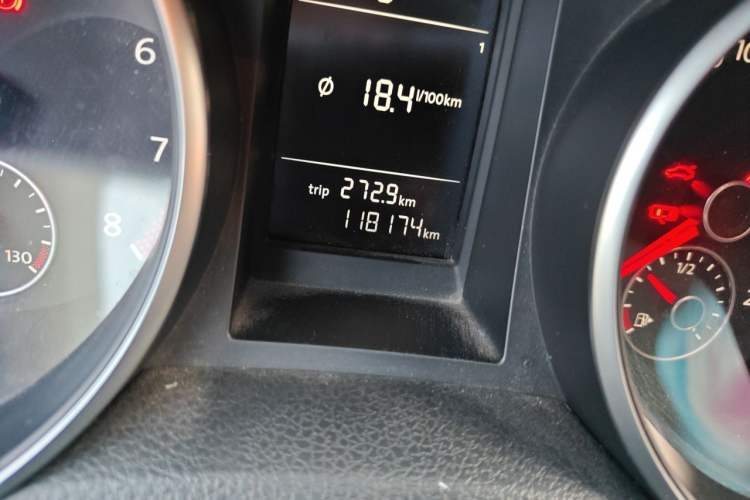 Used Volkswagen Golf 2012 1.4 TSI Manual Comfort Edition Odometer Close Up