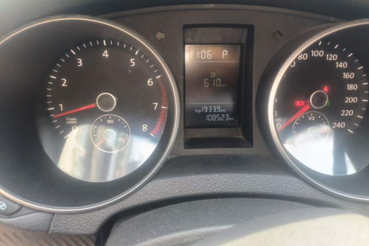 Used Volkswagen Golf 2012 1.4 TSI Automatic Comfort Edition Odometer Close Up