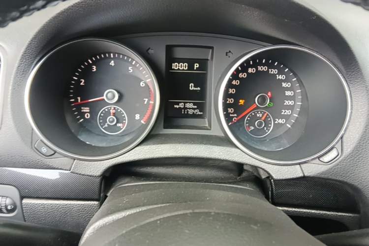 Used Volkswagen Golf 2012 1.6L Automatic Comfort Model Odometer Close Up