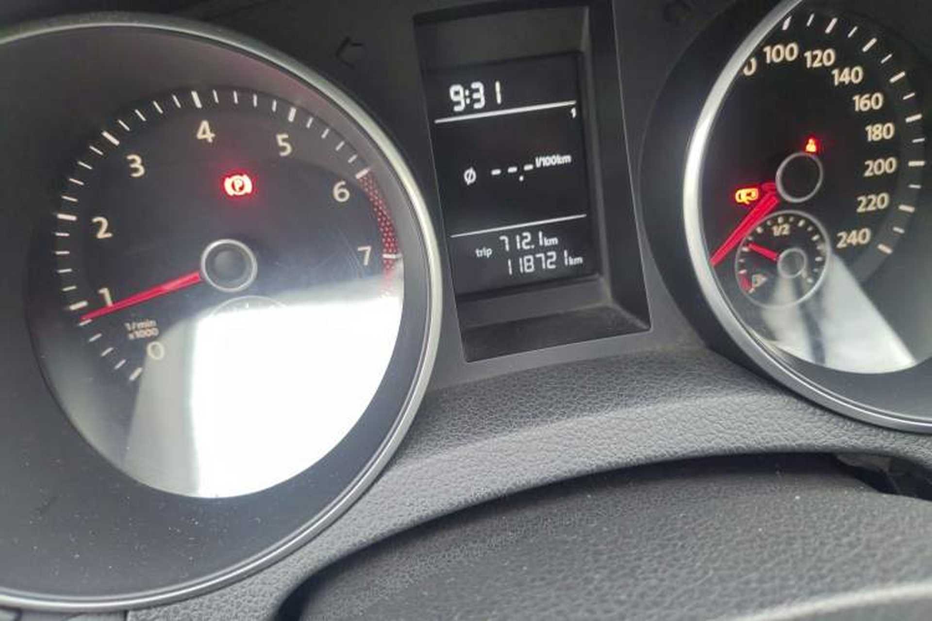 Used Volkswagen Golf 2012 1.6 Manual Comfort Edition Odometer Close Up