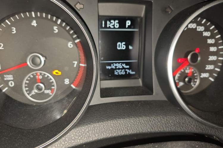 Used Volkswagen Golf 2012 1.4 TSI Automatic Comfort Edition Odometer Close Up