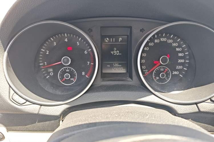 Used Volkswagen Golf 2012 1.4 TSI Automatic Comfort Edition Odometer Close Up