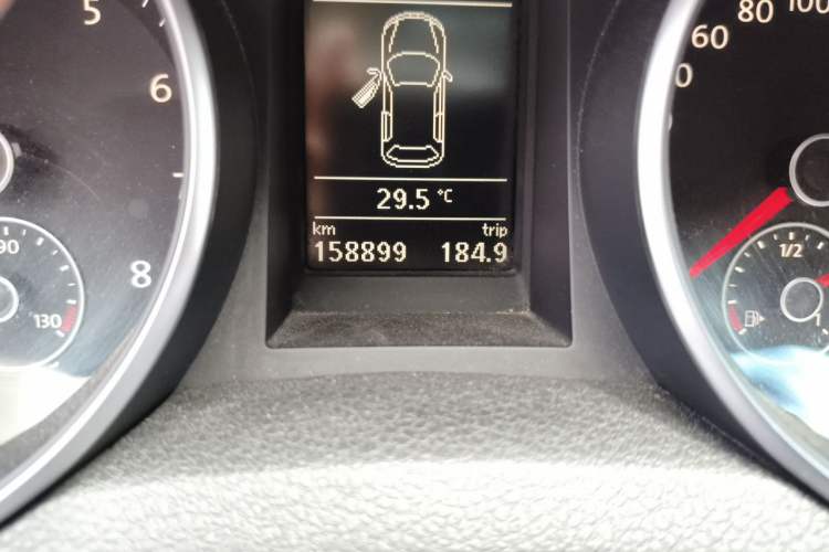 Used Volkswagen Golf 2012 1.4TSI Automatic Luxury Edition Odometer Close Up