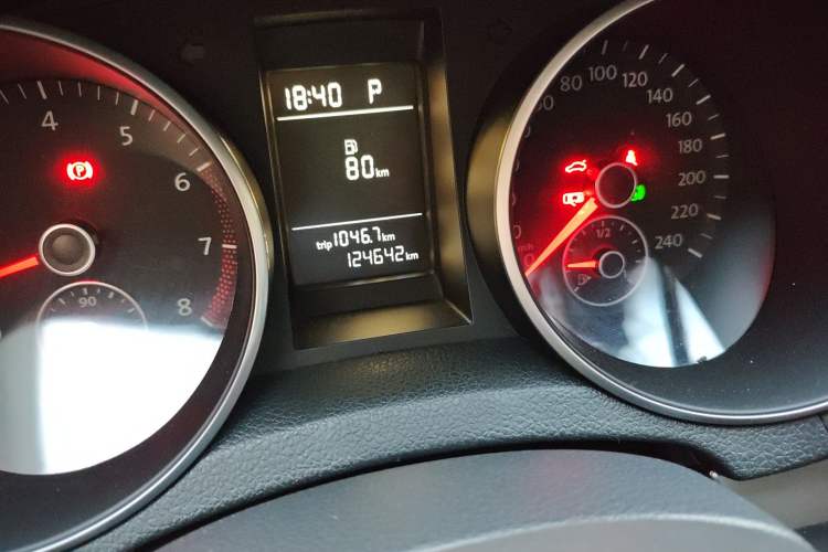 Used Volkswagen Golf 2012 1.6L Automatic Fashion Model Odometer Close Up