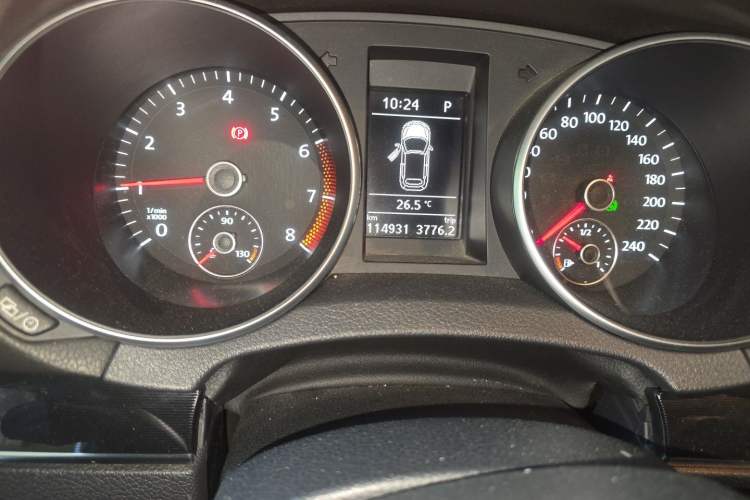 Used Volkswagen Golf 2012 1.4TSI Luxury Convertible Edition Odometer Close Up