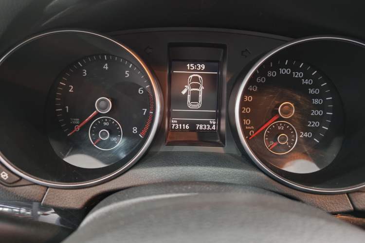 Used Volkswagen Golf 2012 1.4TSI Luxury Convertible Edition Odometer Close Up