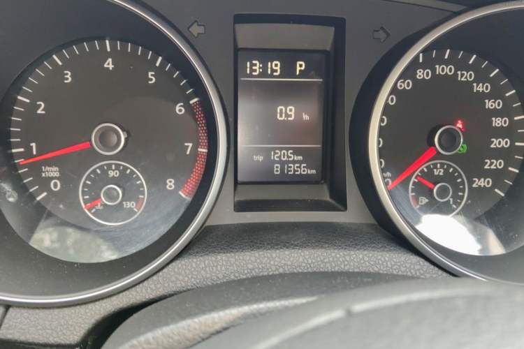Used Volkswagen Golf 2012 1.4 TSI Automatic Comfort Edition Odometer Close Up