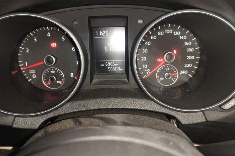 Used Volkswagen Golf 2012 1.4 TSI Automatic Comfort Edition Odometer Close Up