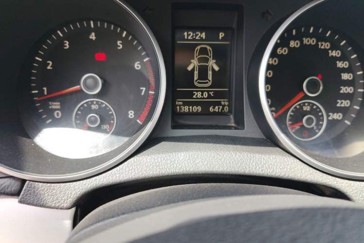 Used Volkswagen Golf 2012 1.4 TSI BlueMotion Edition Odometer Close Up