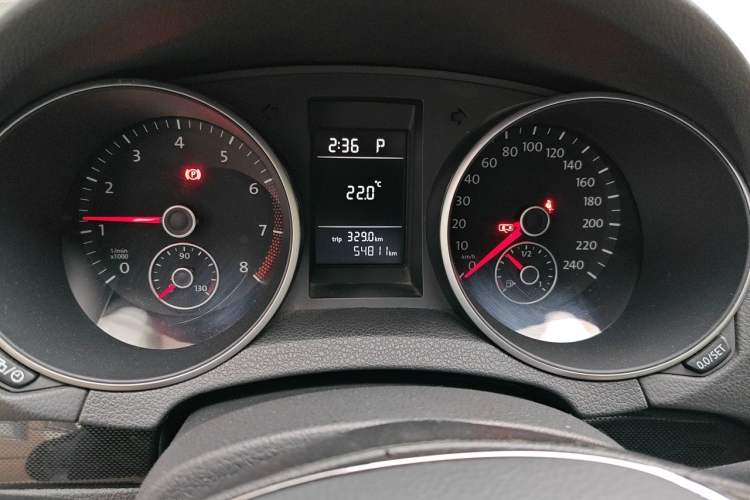 Used Volkswagen Golf 2012 1.6L Automatic Comfort Model Odometer Close Up