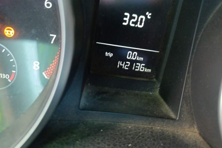 Used Volkswagen Golf 2012 1.6 Manual Comfort Edition Odometer Close Up