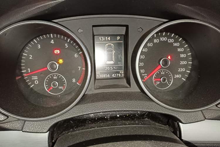 Used Volkswagen Golf 2012 1.4 TSI Automatic Comfort Edition Odometer Close Up