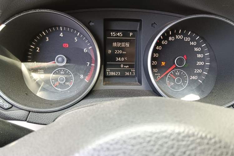 Used Volkswagen Golf 2012 1.4 TSI Automatic Comfort Edition Odometer Close Up