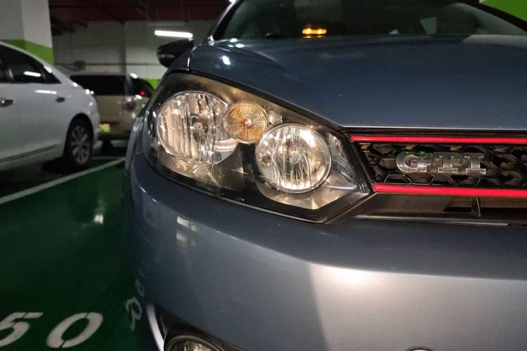 Used Volkswagen Golf 2012 1.6L Automatic Comfort Model Right Front Headlight