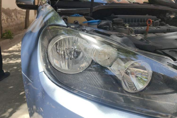 Used Volkswagen Golf 2012 1.6L Automatic Fashion Model Right Front Headlight