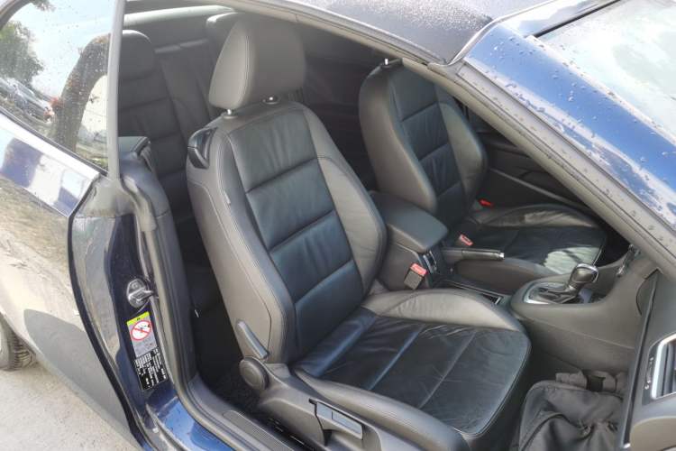 Used Volkswagen Golf 2012 1.4TSI Luxury Convertible Edition Right Front Seat