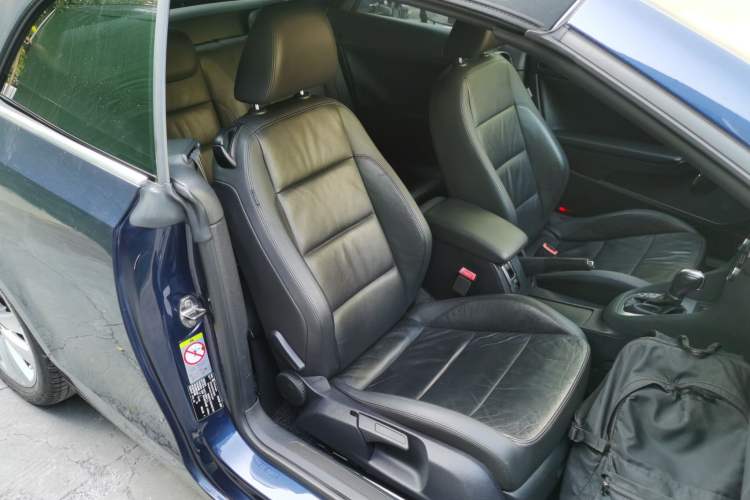 Used Volkswagen Golf 2012 1.4TSI Luxury Convertible Edition Right Front Seat