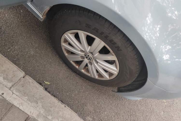 Used Volkswagen Golf 2012 1.4 TSI BlueMotion Edition Right Front Wheel Hub