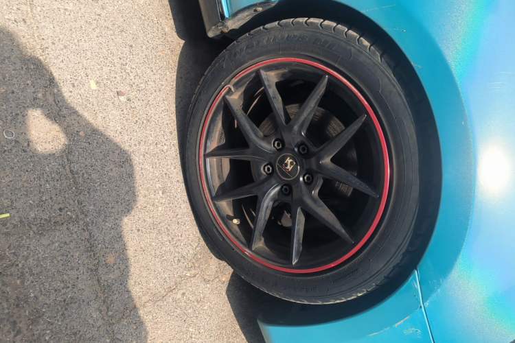 Used Volkswagen Golf 2012 1.4 TSI Automatic Comfort Edition Right Front Wheel Hub
