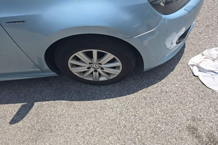 Used Volkswagen Golf 2012 1.4 TSI BlueMotion Edition Right Front Wheel Hub