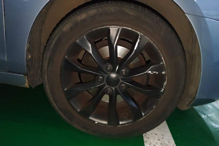 Used Volkswagen Golf 2012 1.6L Automatic Comfort Model Right Front Wheel Hub